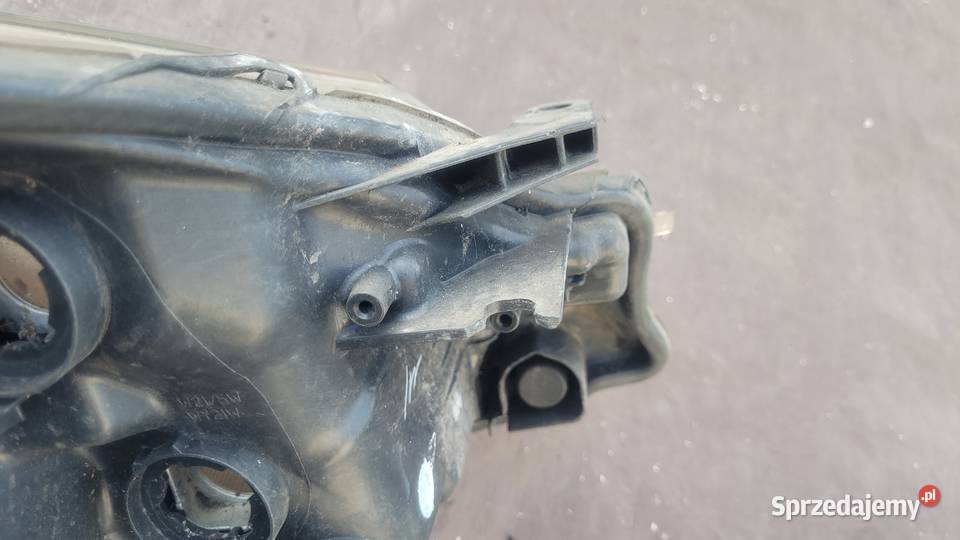 TOYOTA YARIS III LIFT 13 LAMPA LEWA PRZÓD Ruda Śląska sprzedam