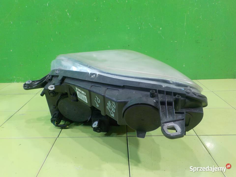 OPEL COMBO D 13 CDTI 15r L1H1 lampa prawa przod Lampy przednie