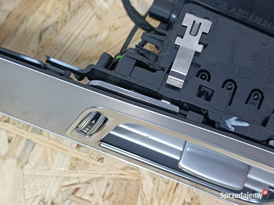 MERCEDES W 212 EKLASA LIFT DEKOR LISTWA KONSOLI Pleszew