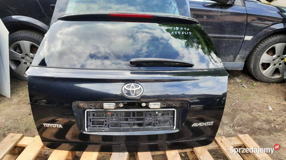 klapa bagażnika zderzak z PDC Toyota Avensis t25
