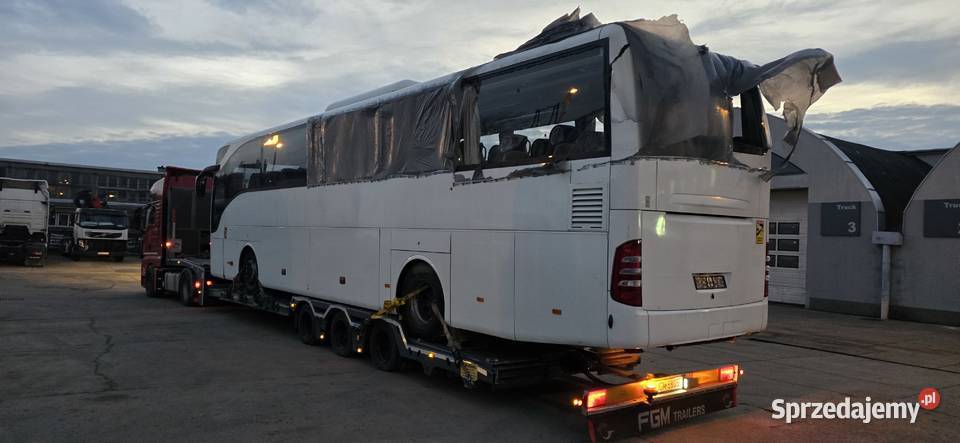 Transport niskopodwoziowy holowanie autobusów