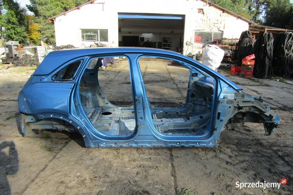 PRÓG SŁUPEK PRAWY BOK Z22V OPEL CROSSLAND X