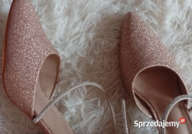 41 Złote bogato zdobione czółenka wieczorowe z Kraków