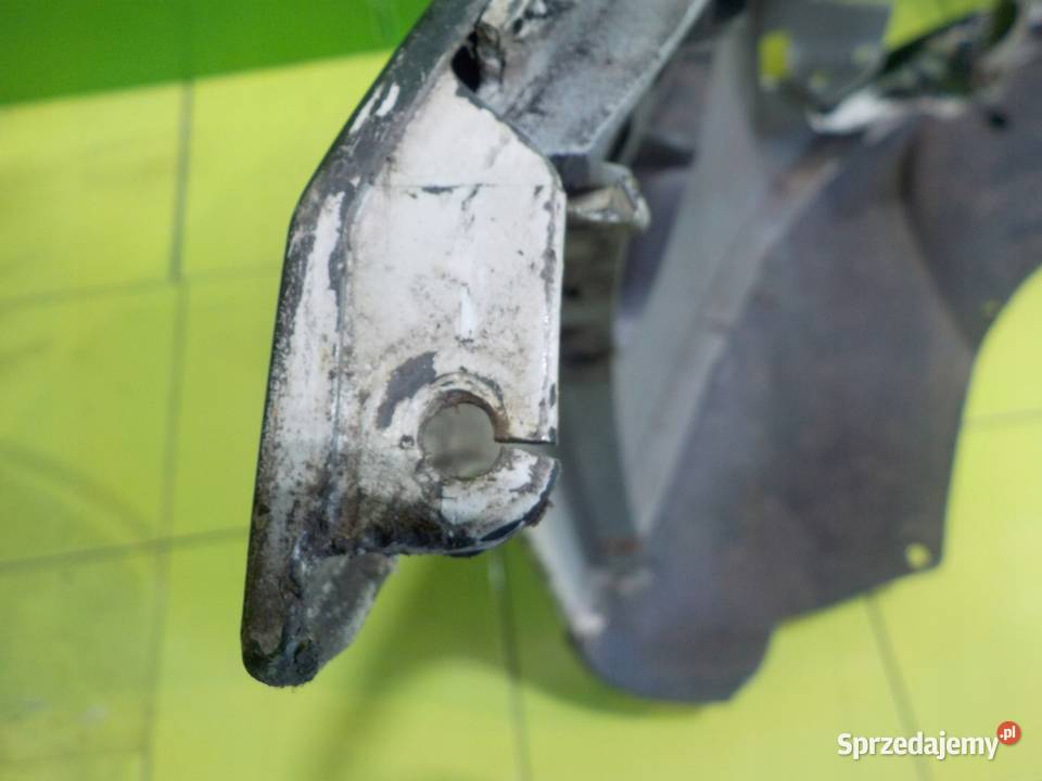 VW GOLF VI V 20 TDI 09r KOMBI zderzak przod osobowe Zderzaki