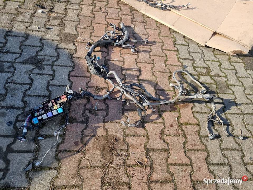 WIĄZKA INSTALACJA PUSZKA BEZPIECZNIKÓW TOYOTA