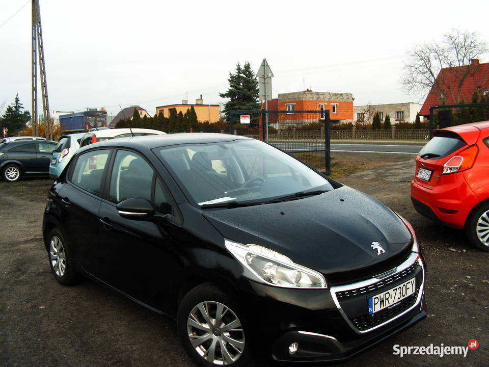 Peugeot 208 12 Etylina 2017 r Samochody osobowe Września sprzedam
