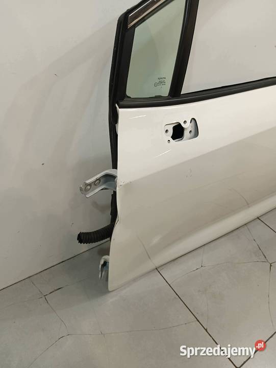 DRZWI LEWE PRZÓD 040 USZKODZONE Toyota Corolla sprzedam