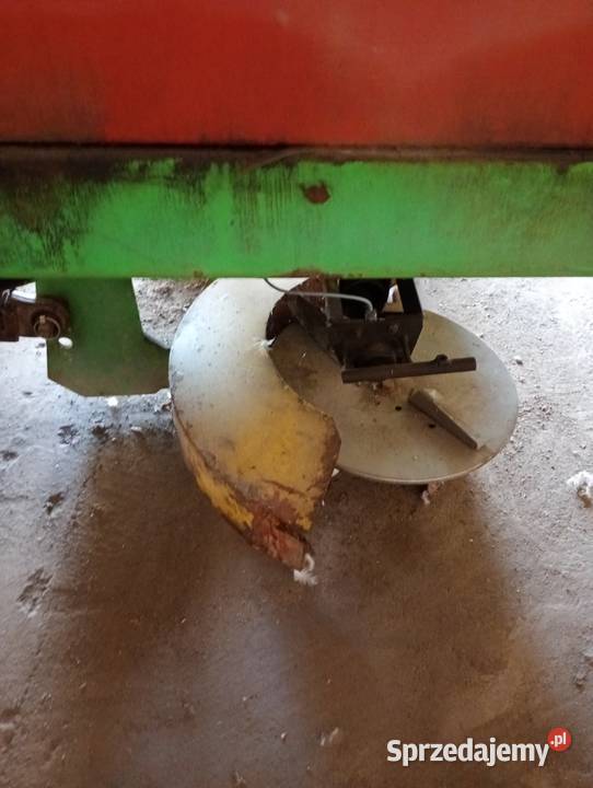 Siewnik do nawozu hydrauliczno elektryczny Brzeg
