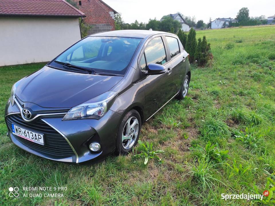 Toyota Yaris Premium 133 2015 salon stan mazowieckie Zalesie Górne