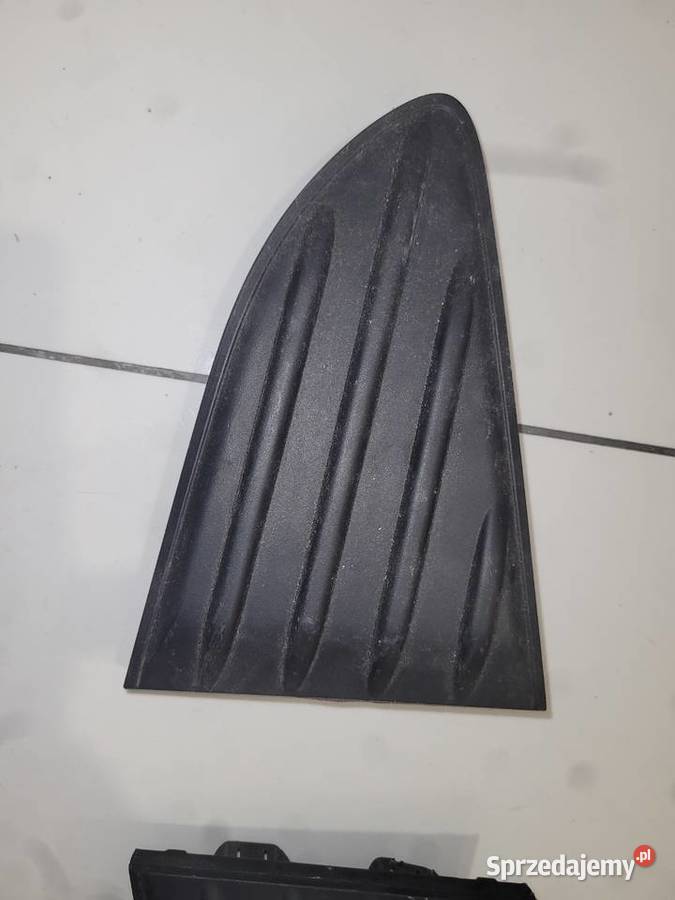 Toyota yaris iii 3 lift 17 kratka zderzaka tyl Krosno