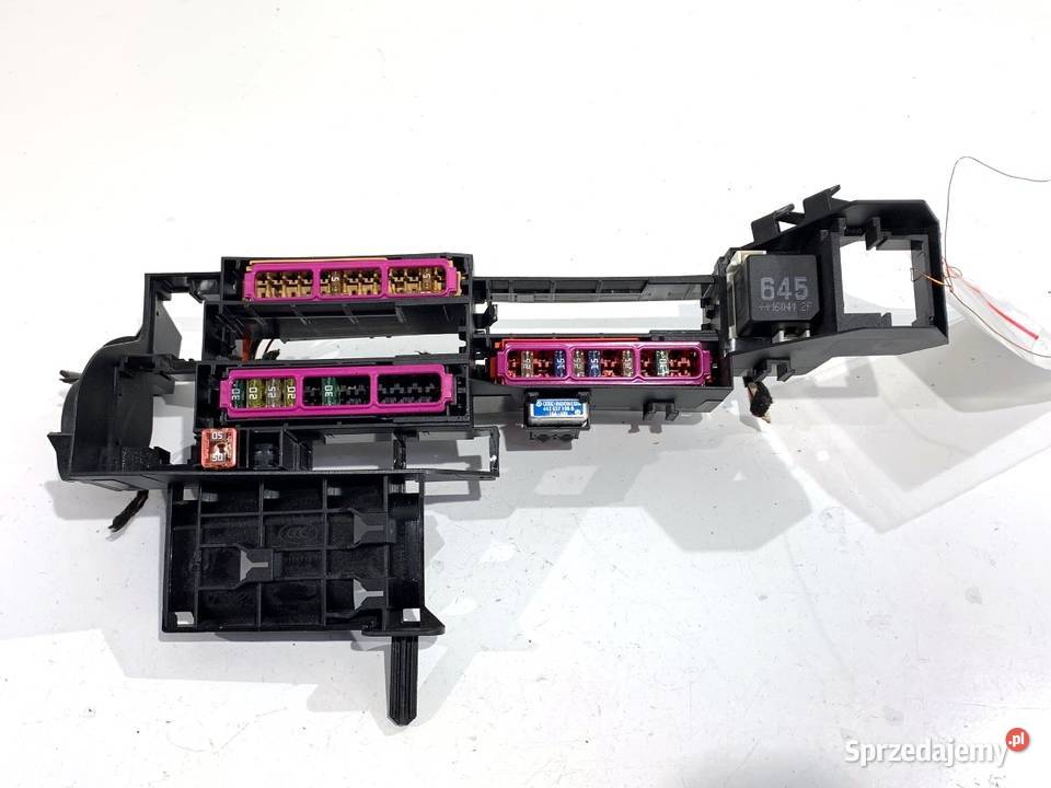 SKRZYNKA BEZPIECZNIKÓW AUDI A4 B9 8W0971845AH