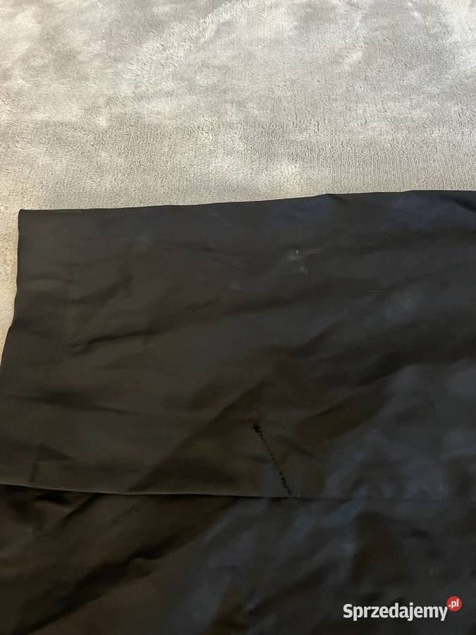 Sukienka na jedno ramię czarna ze zdobieniem na Rozmiar 36(S) Jasło