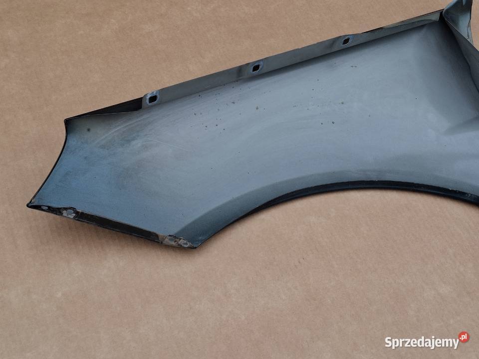 MERCEDES BKLASA W245 BŁOTNIK PRAWY PRZÓD Bieleń sprzedam