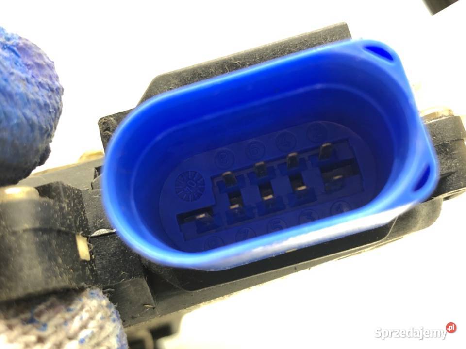 ZAMEK DRZWI LEWY PRZÓD VW TOURAN Minivan osobowe sprzedam