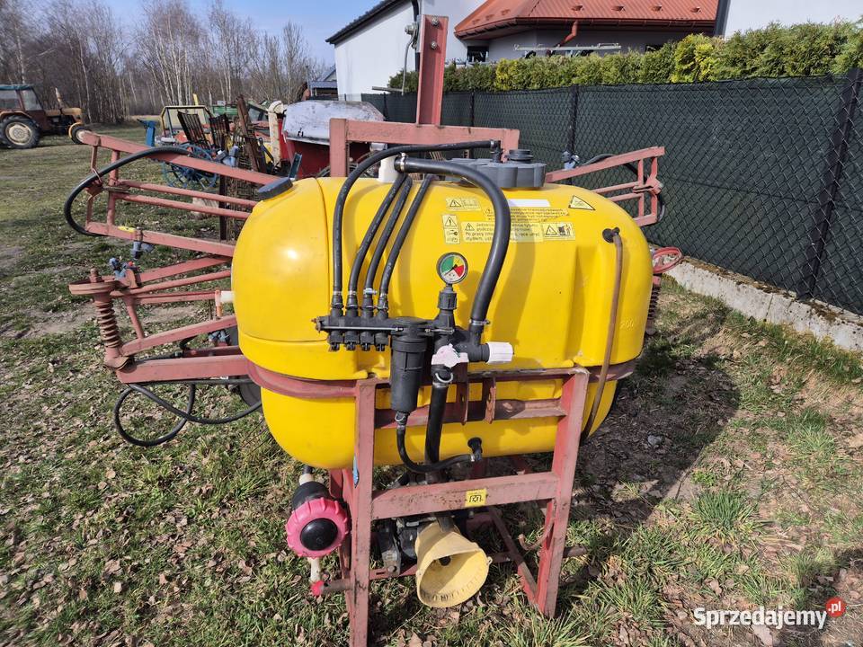 Opryskiwacz Dziekan P146 300 litrów 10 metrów Bucze sprzedam