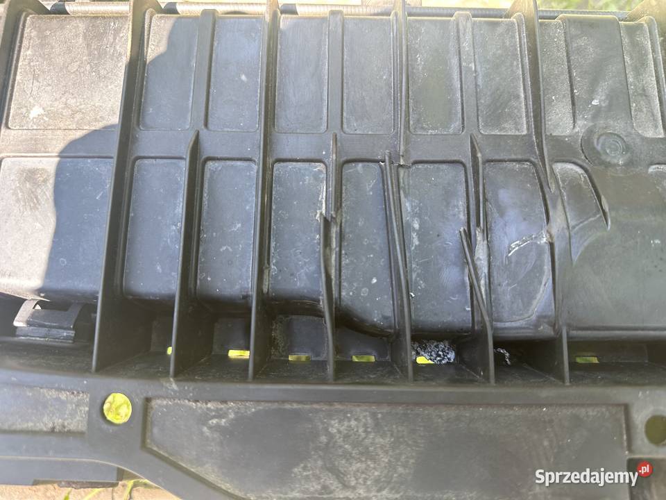 Pas z chłodnicami Volvo S60 V60 D6 plug in z Konstancin-Jeziorna sprzedam
