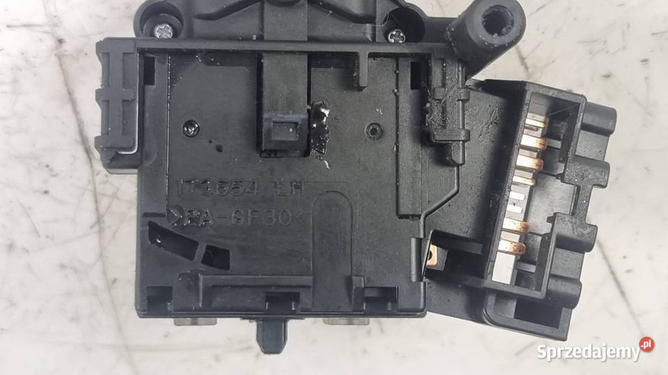 PRZYCISK TOYOTA COROLLA VERSO 8465205150 Lipno