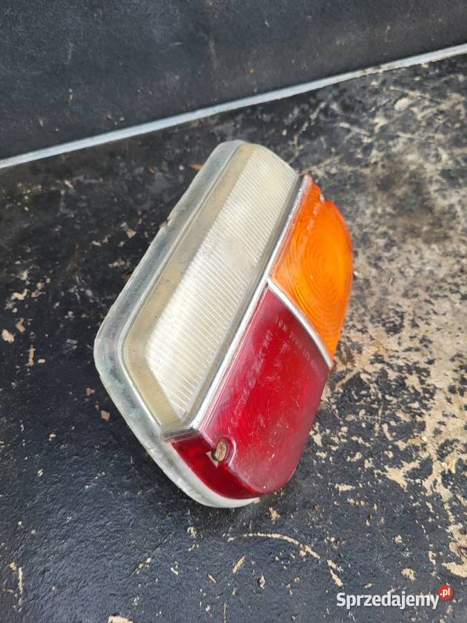 LAMPA TYŁ FIAT 1500 C