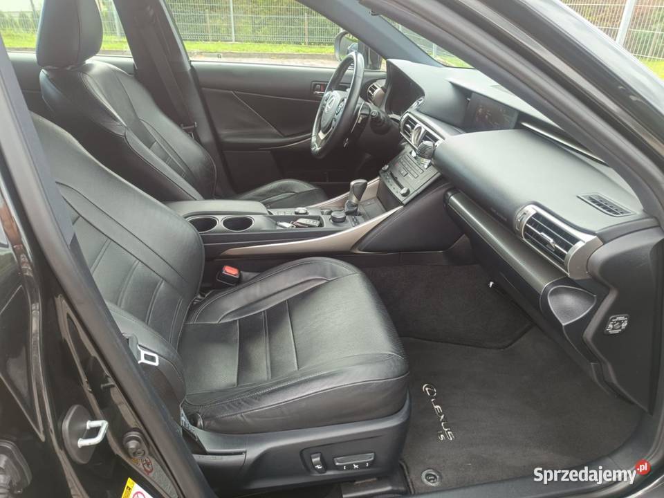 Lexus IS III Sedan 300h 223 FSport HYBRID IS Sanok
