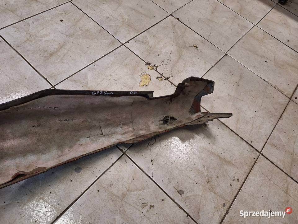 Kawasaki GPZ 500 ogon boczek gpz500 plastik Jelenia Góra