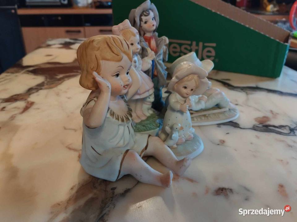 kolekcjonerskie figurki z biskwitu sygnowane