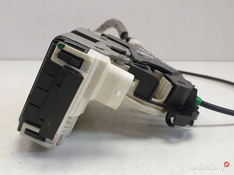 Mercedes C207 A207 W207 ZAMEK DRZWI PRAWY przód Rudka