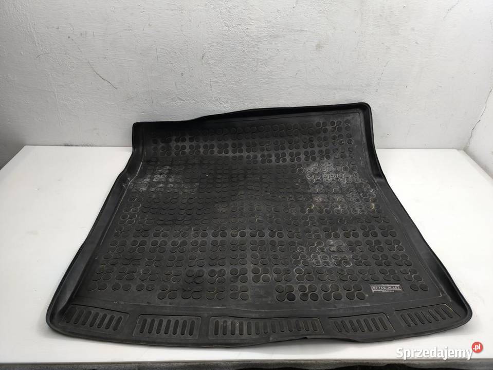 MATA GUMA BAGAŻNIKA OPEL INSIGNIA A KOMBI 231136