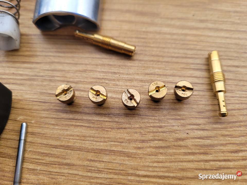 Sprzedam dwa gaźniki 28 pwk są w stanie i Wieluń