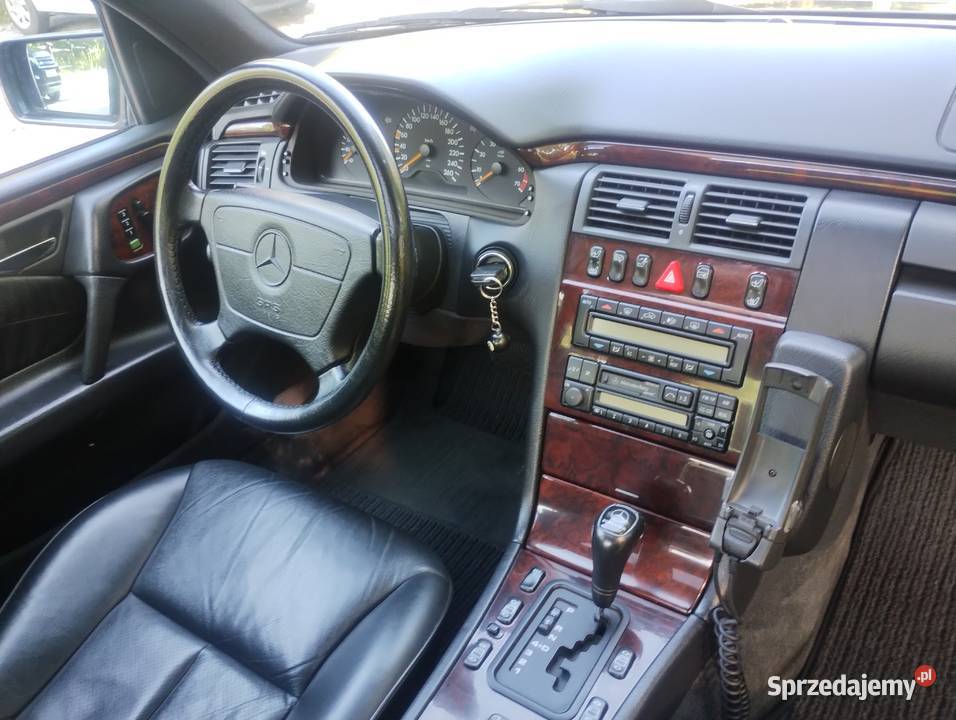 Mercedes E420 V8 Elegance 108 benzyna