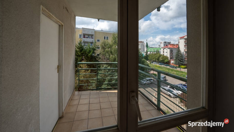 Ciche mieszkanie 34 pokojowe na strzeżonym balkon