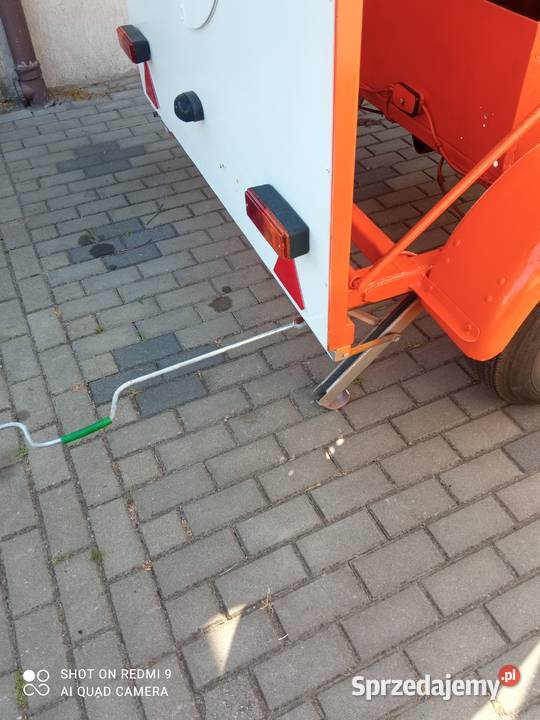 Przyczepa sygnalizacyjna ostrzegawcza świetlna Pokój