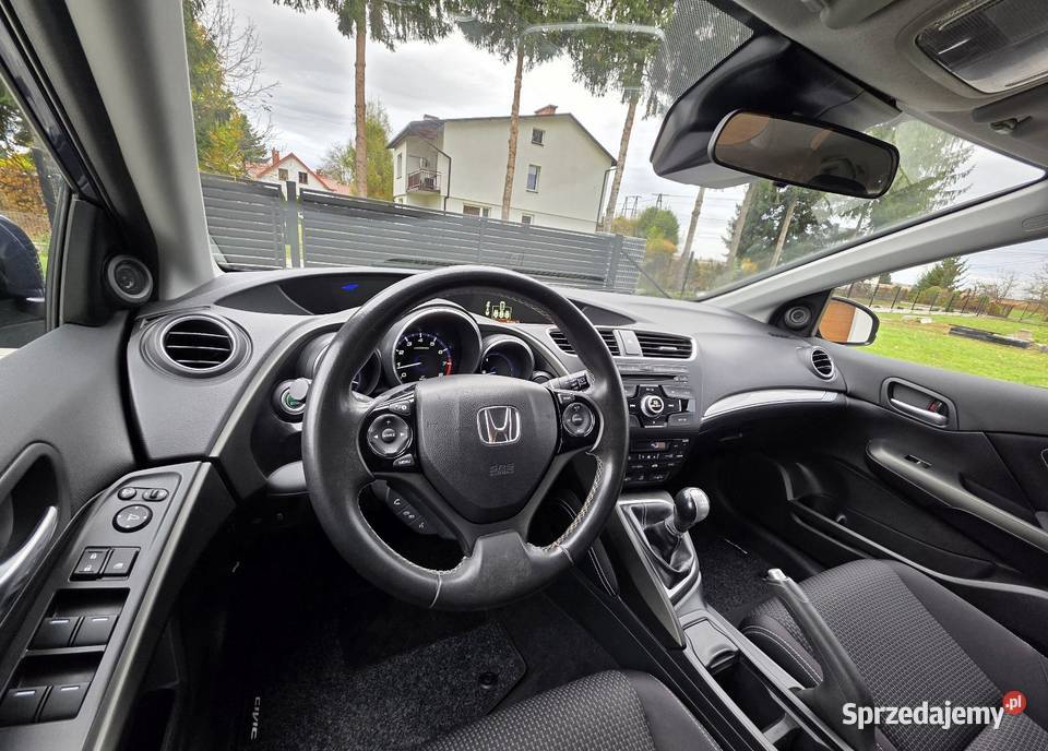 2015 Honda Civic Tourer 18 142 manual stan lakier metallic Niedomice