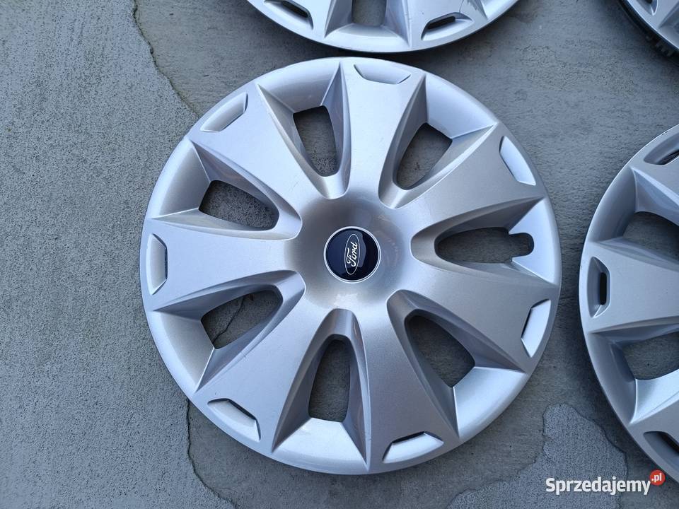 Kołpaki oryginalne Ford Focus 16 komplet C itp 3 Piastów sprzedam