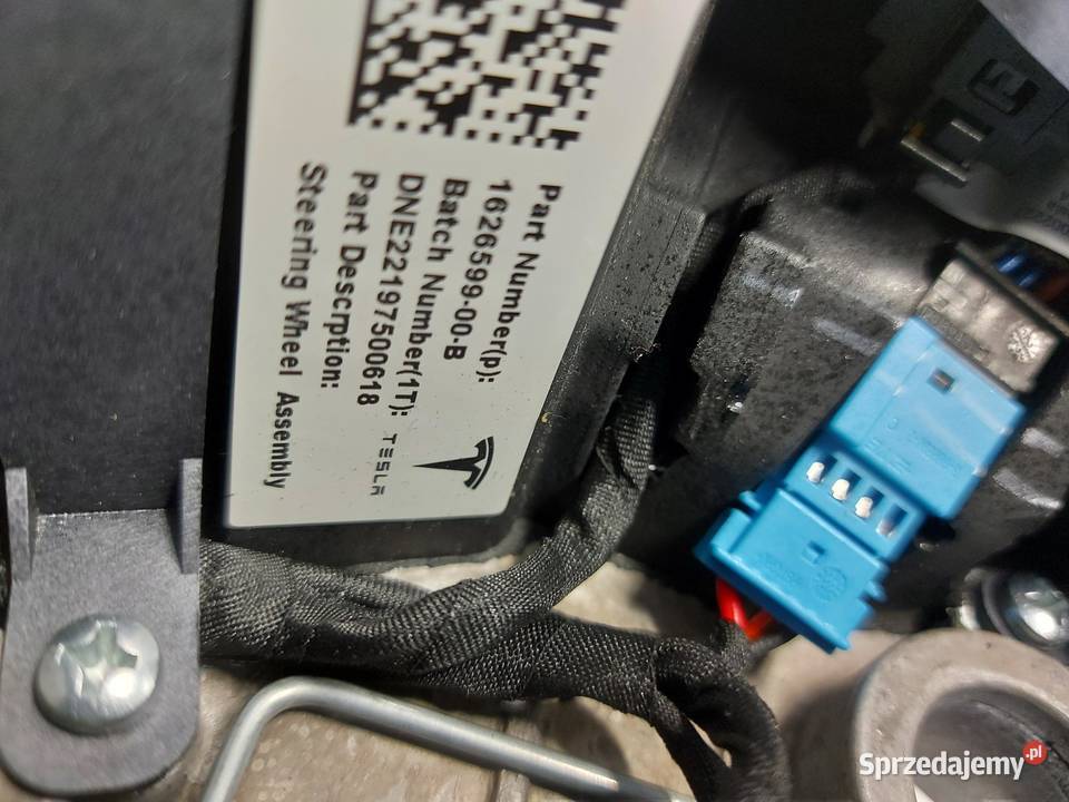 TESLA MODEL Y 2022r KIEROWNICA MULTIFUNCYJNA