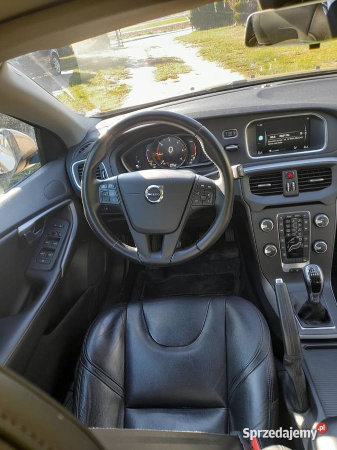Sprzedam volvo v40wymieniony rozrząd olej filtry 257000km Okrzeja