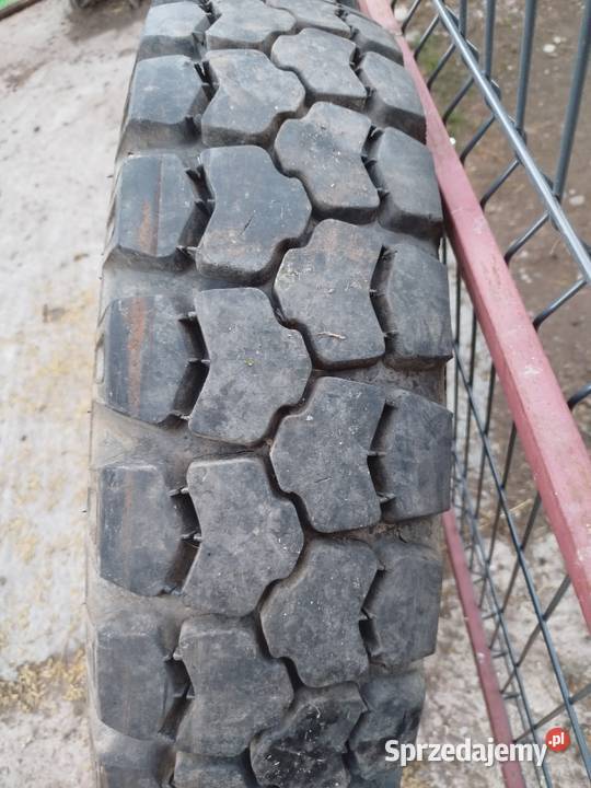 Opony 82520 do przyczepy