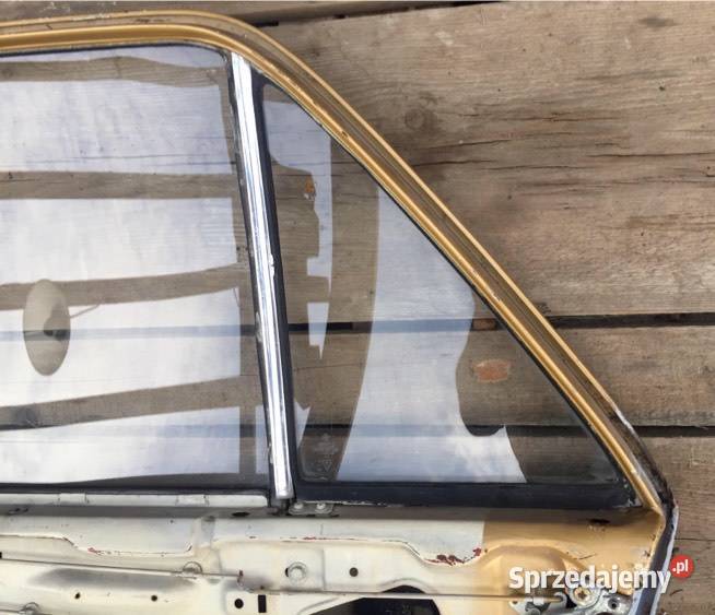MercedesBenz W115 1968 Drzwi prawy tył Drzwi Łagiewniki