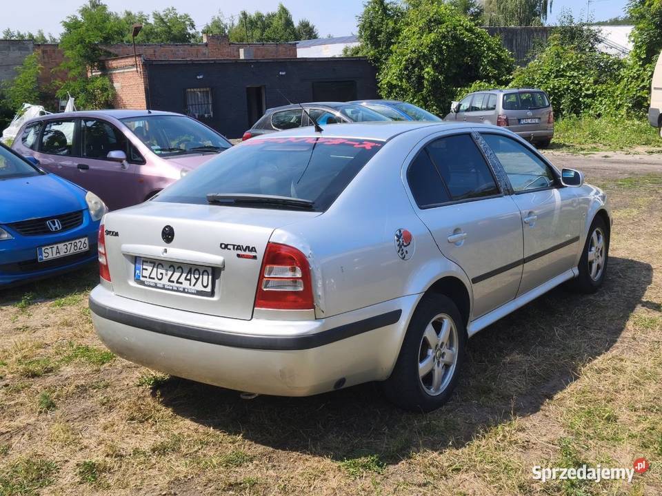 Skoda Octavia 16 LPG 2001R nieuszkodzony Łódź sprzedam