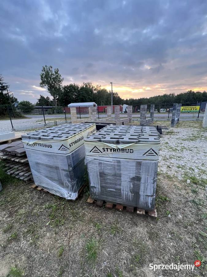 Ogrodzenie panelowe Końskie podmurówki betonowe