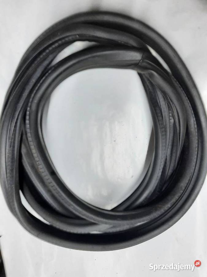 Opel Astra G 3 drzwi uszczelka drzwi prawa