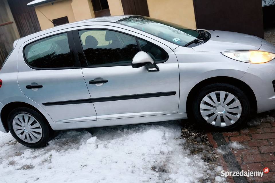PEUGEOT 207 14 benzyna 732011 LiFT Salon 5d 1400cm3 Radomsko