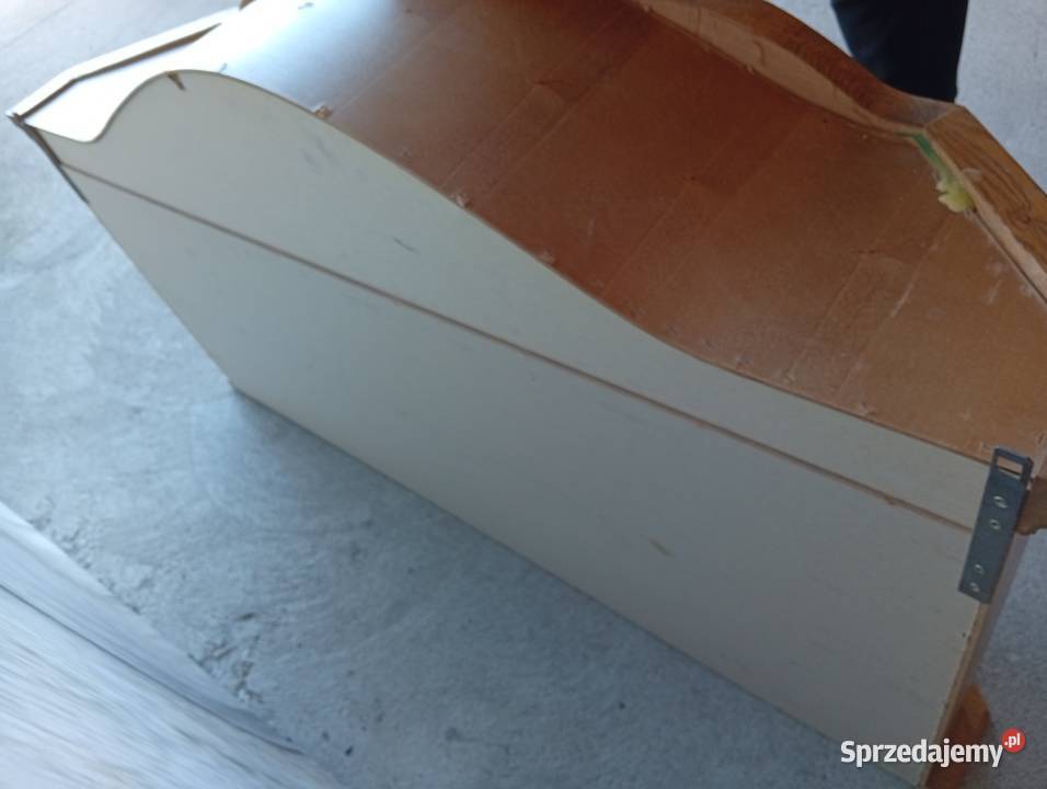 witrynka wisząca 539 Byczyna sprzedam