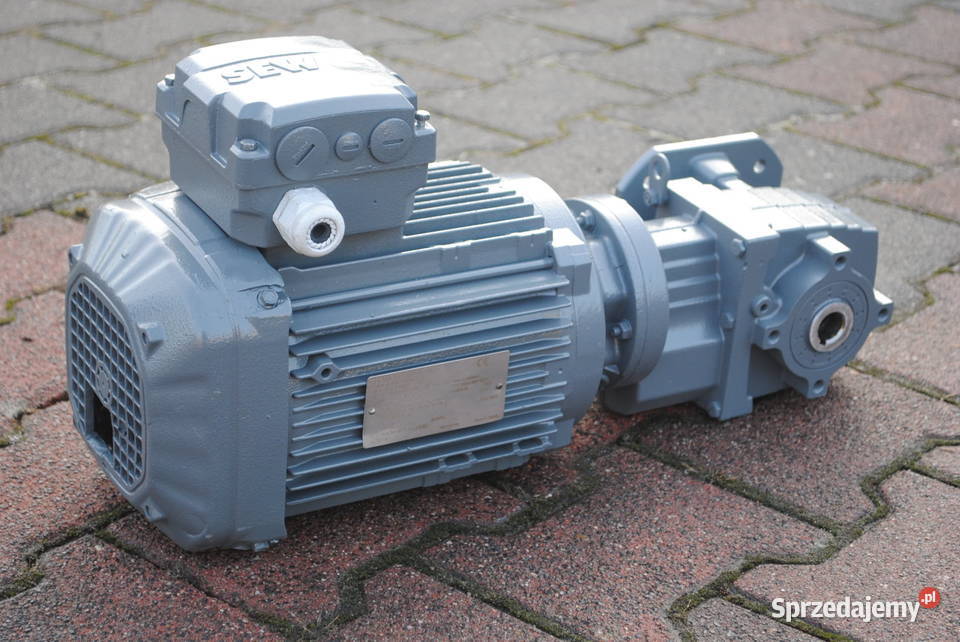 Motoreduktor kątowy 15kw 253obrmin SEW Kargowa