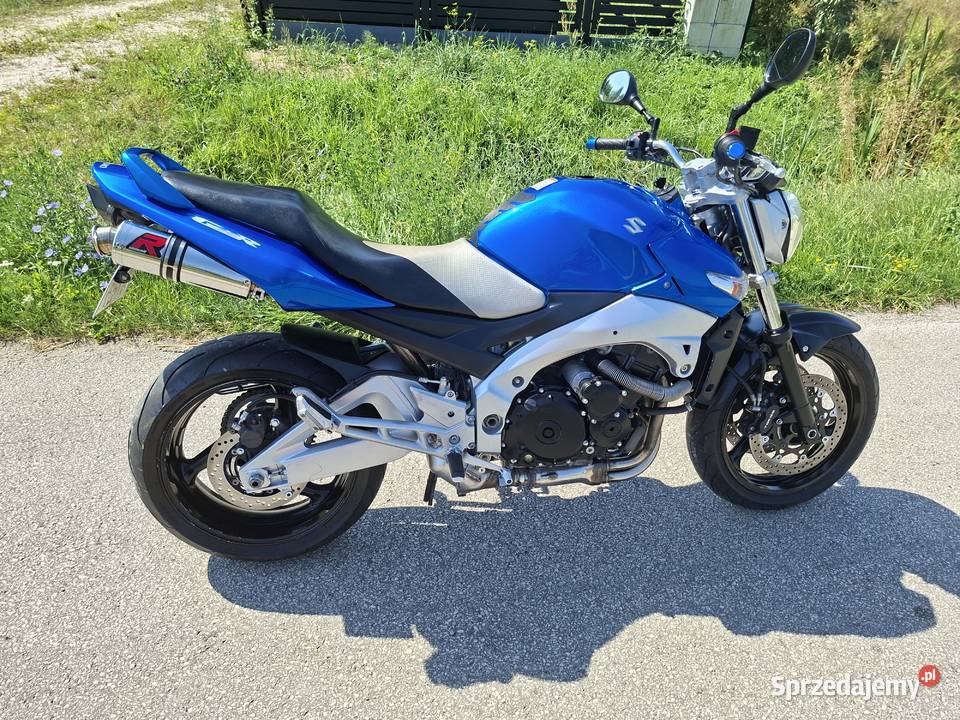 SUZUKI GSR 600