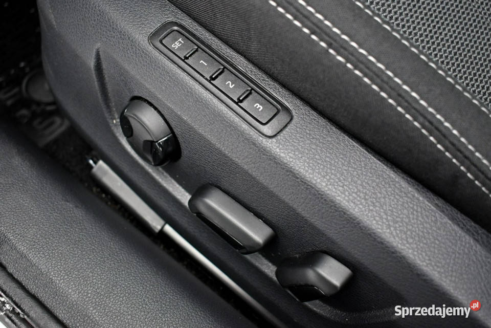 koda Superb Bezwypadkowy Salon Polska Serwis ASO 4/5 Łódź