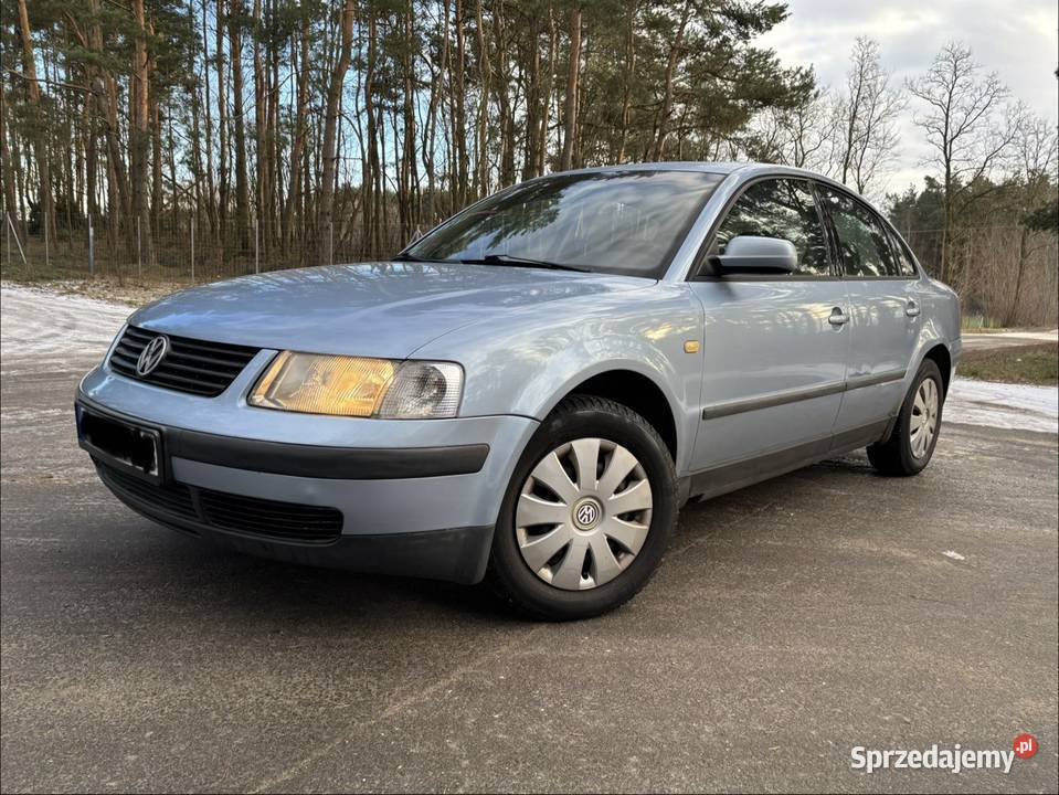 Volkswagen Passat B5 16 benzyna welurowa tapicerka Gizałki