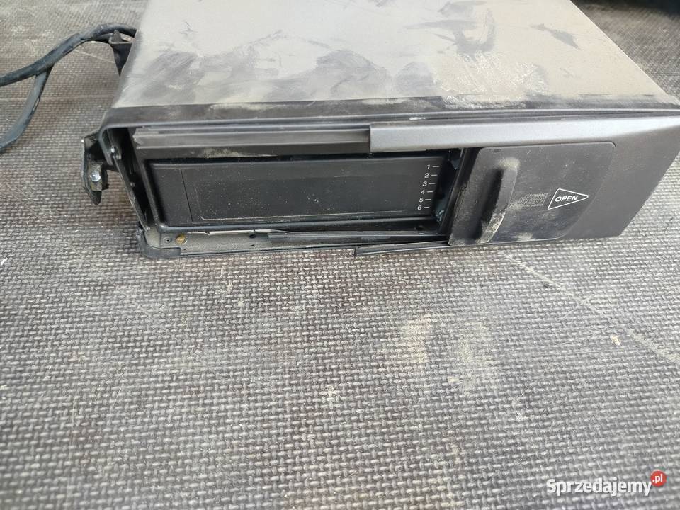 Zmieniarka na 6 CD Motoryzacja małopolskie Harkabuz