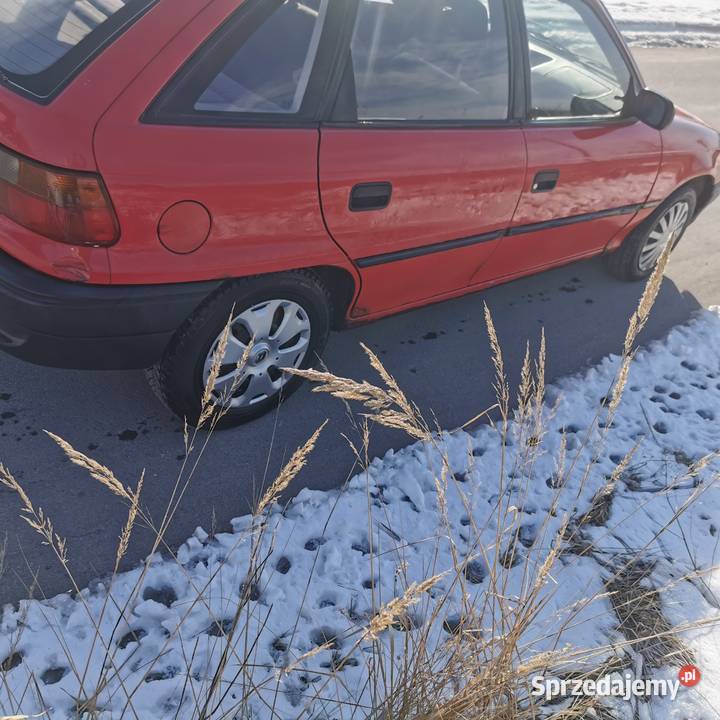 Zadbany opel Astra 14 8v gaz lpg Iwaniska