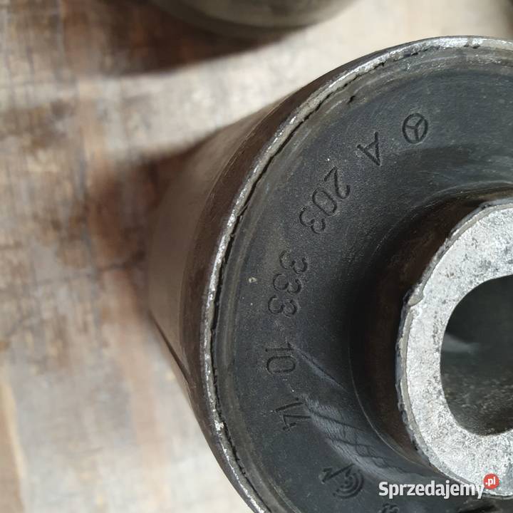 Tuleje wahaczy przednich aluminiowych Mercedes C