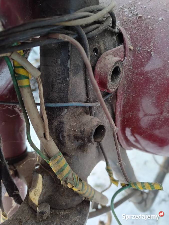 Cezeta jawa Przyłogi